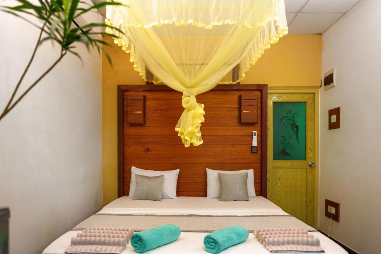 Green Orange Villa Weligama Exteriör bild